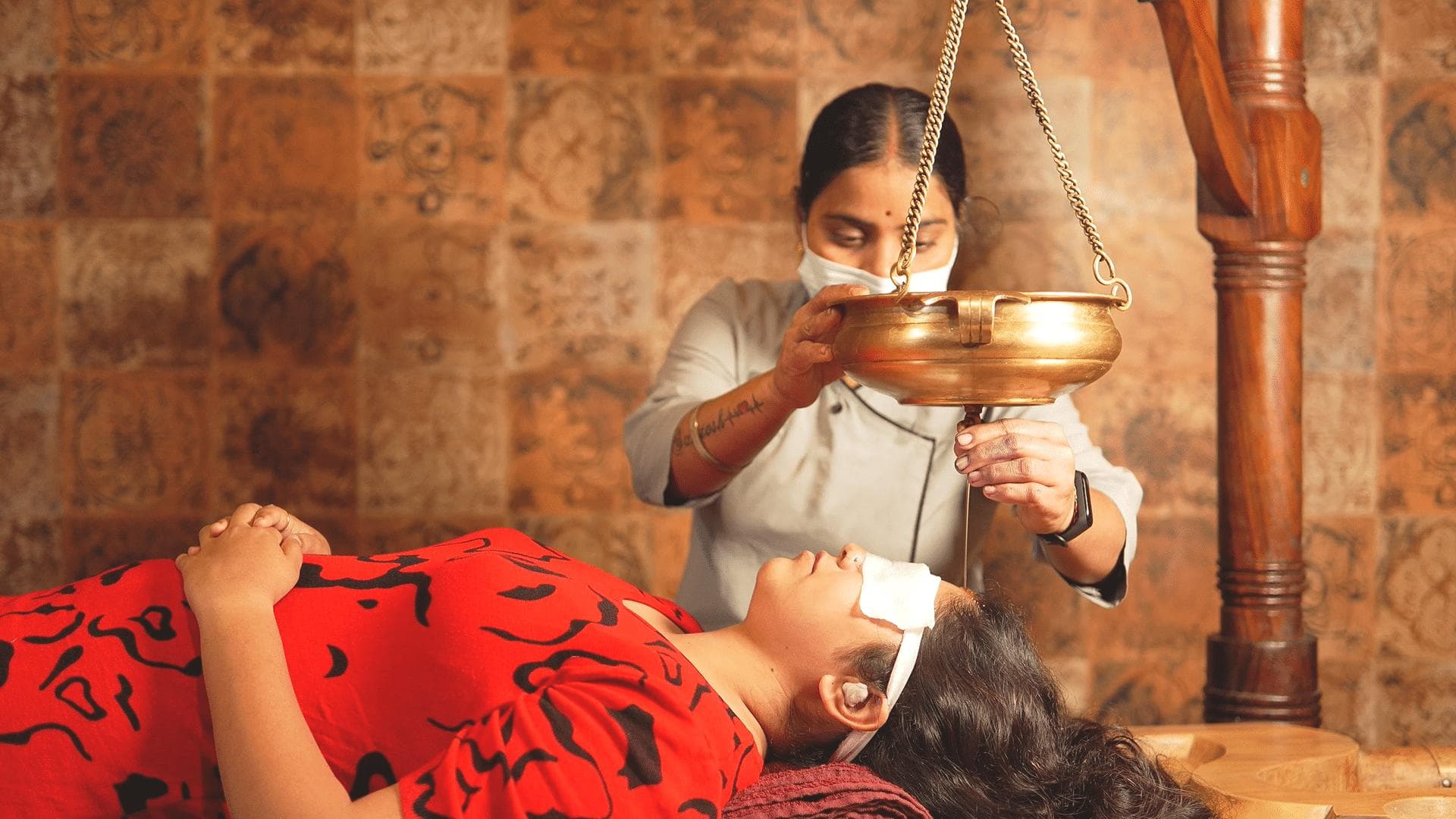 Abhyanga + Shirodhara